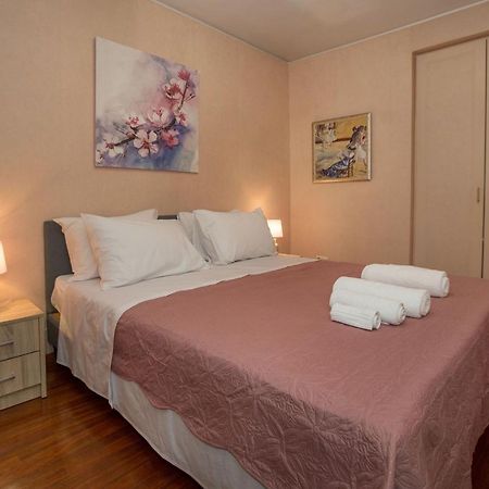 Exceptional Villa In Voula Near The Sea Athena Bagian luar foto