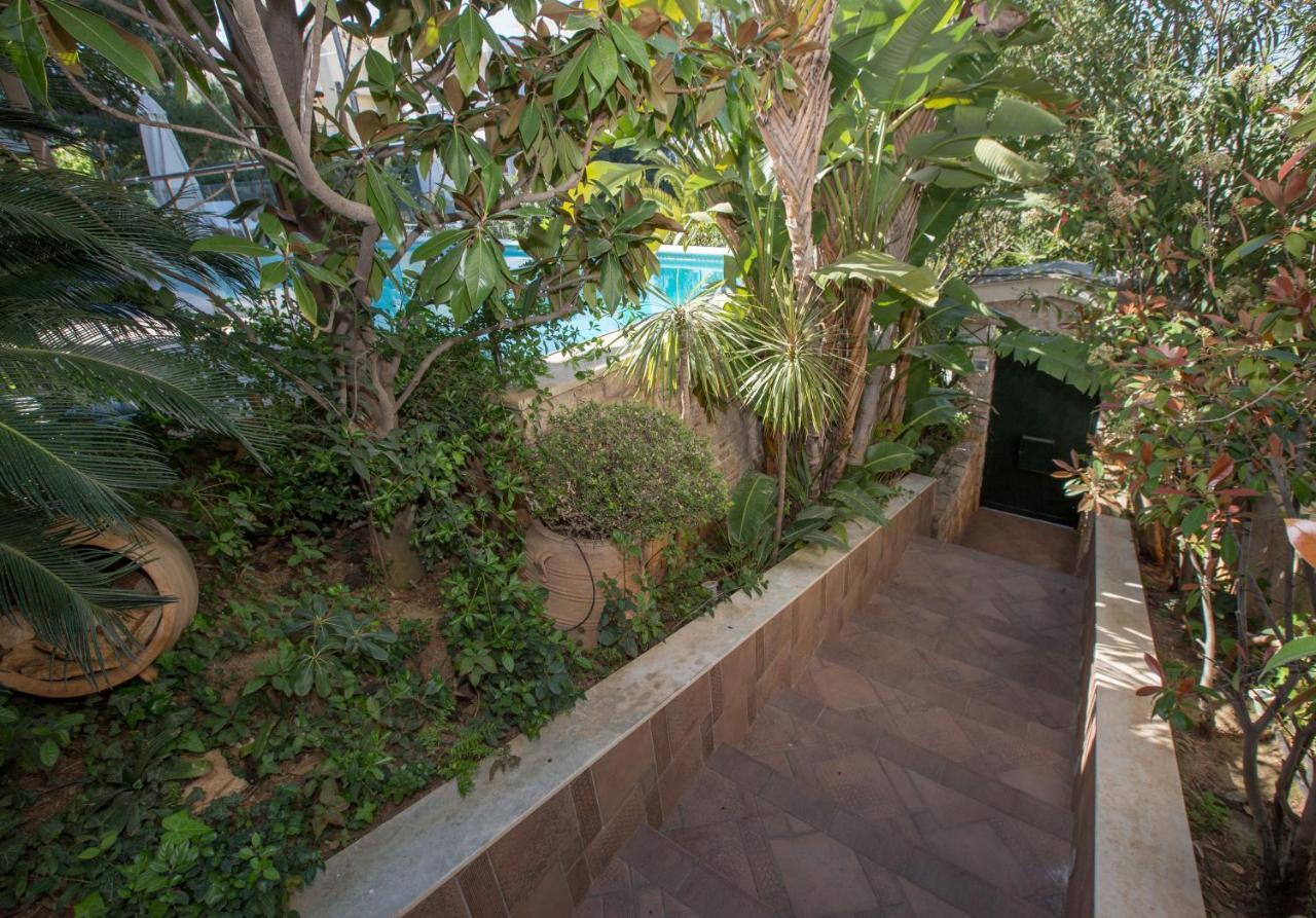 Exceptional Villa In Voula Near The Sea Athena Bagian luar foto